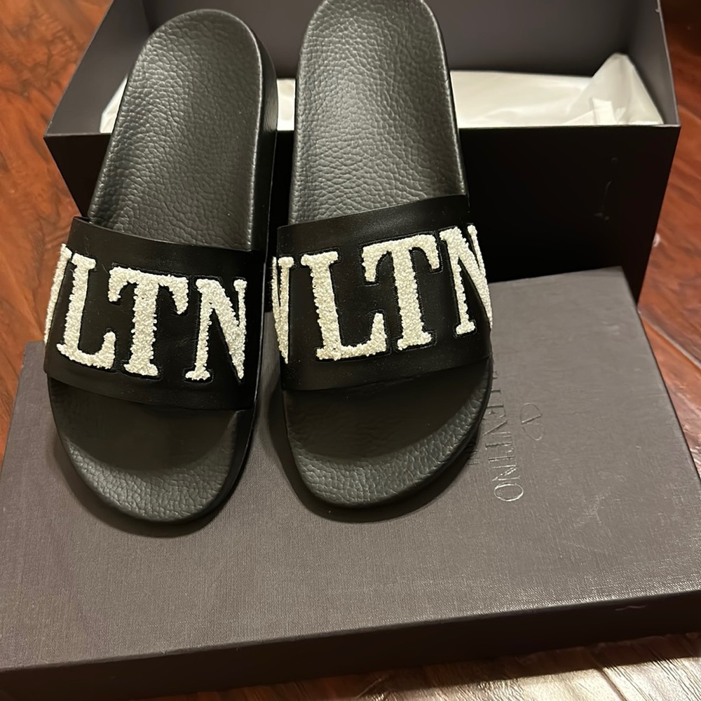 Valentino garavani slides